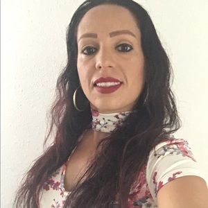 Meet your Posher, Adriana